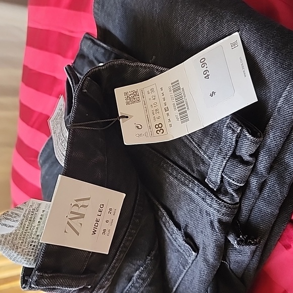 ZARA High Rise Full Length Distressed Jeans - Picture 3 of 4